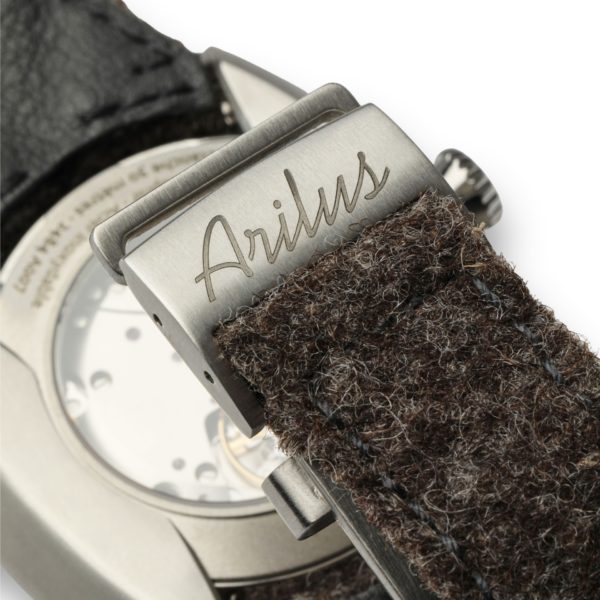 Montre Arilus Grand Arc Ardoise carre 04, montre fabriquée en france, montre made in france, montre fabriquée en Savoie, montres à la française