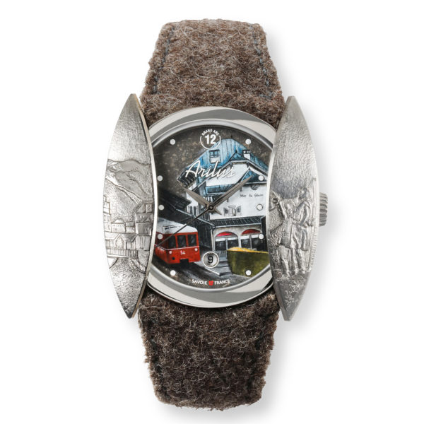 Montre Arilus Grand Arc Chamonix carre 01, montre fabriquée en france, montre made in france, montre fabriquée en Savoie, montres à la française