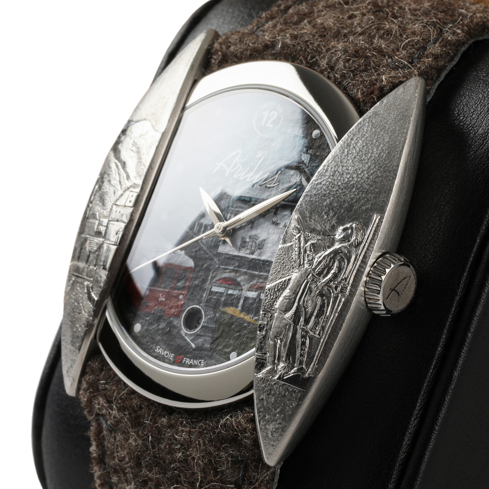 Montre Arilus Grand Arc Chamonix carre 03, montre fabriquée en france, montre made in france, montre fabriquée en Savoie, montres à la française