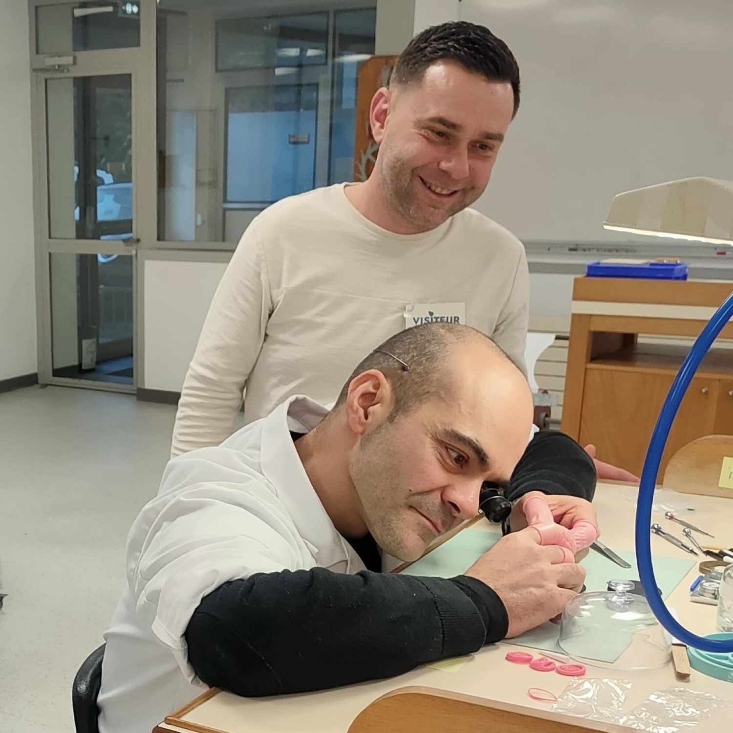 Assemblage des montres Arilus Grand Arc par les élèves de l'AISP O'Fil situé à Cluses.