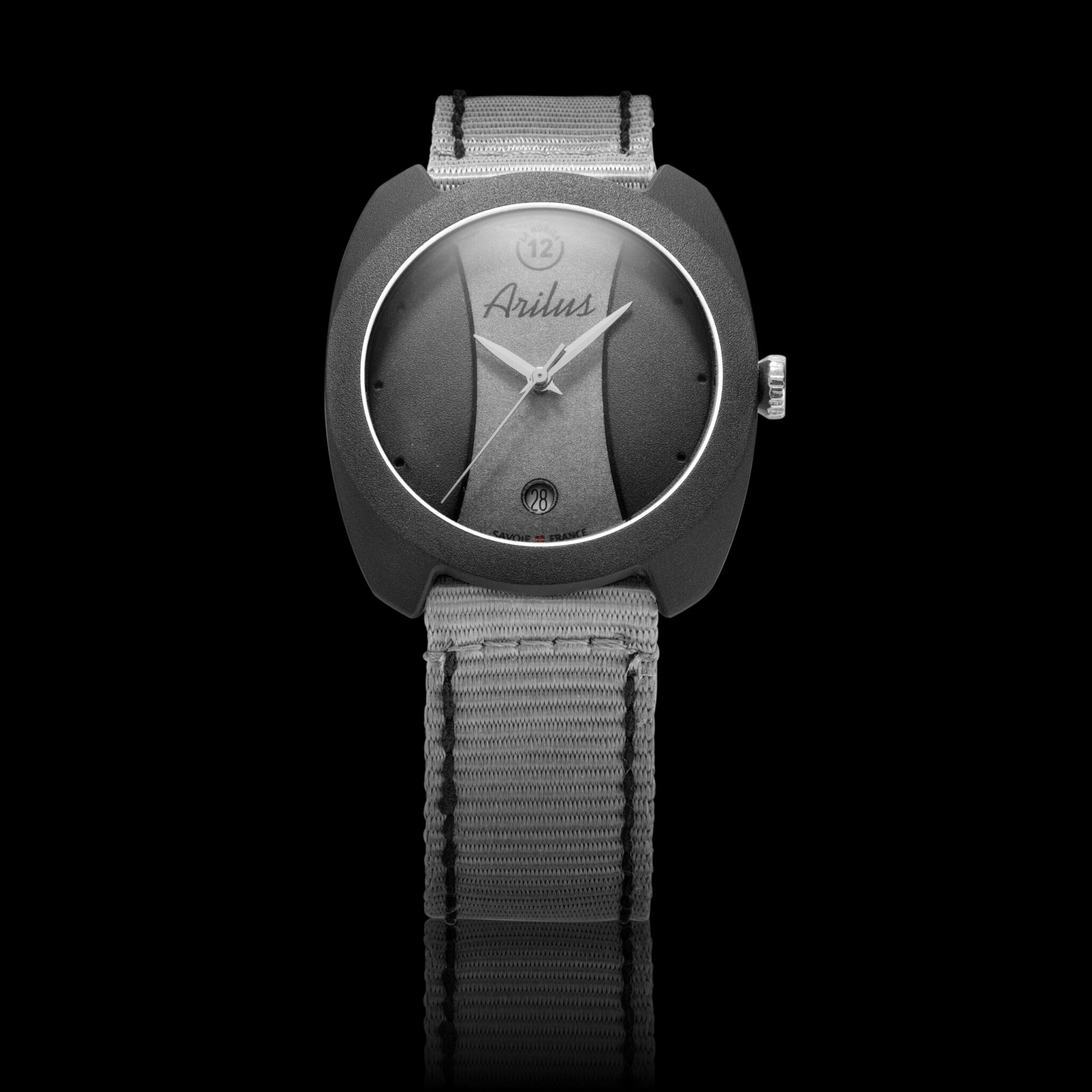 La Norma Noir ardoise, la force de la roche - soldat - carrure en aluminium microbillé anodisé - mouvement quartz suisse- montre fabriquée en France