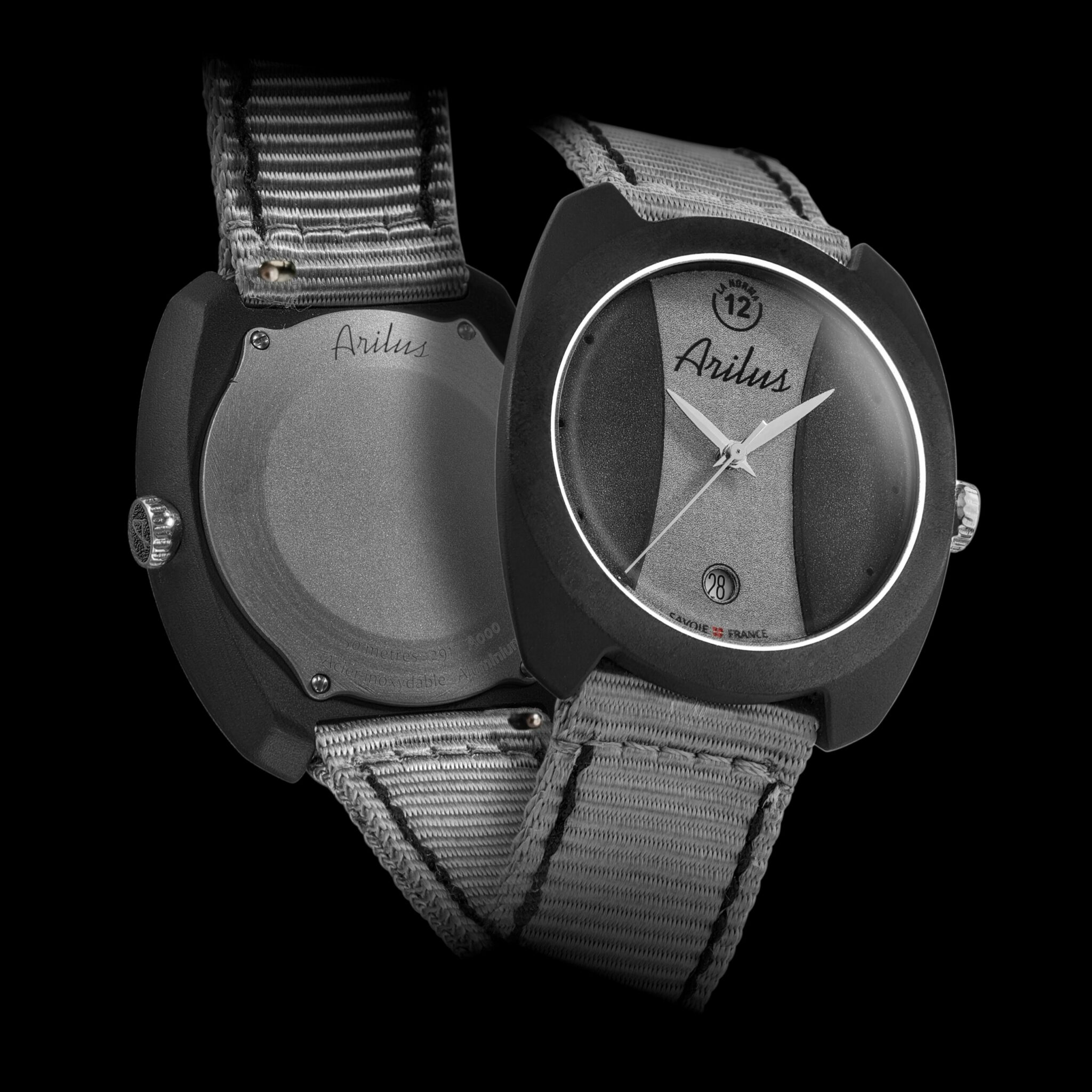 La Norma Noir Ardoise, la force de la roche - composite - carrure en aluminium microbillé anodisé - mouvement quartz suisse- montre fabriquée en France